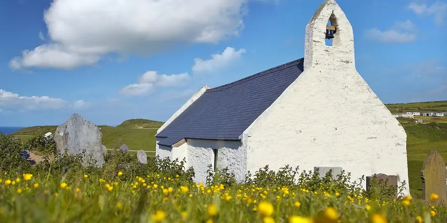 Mwnt, Wales